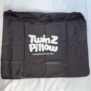 Twin Z Pillow Carrying Bag